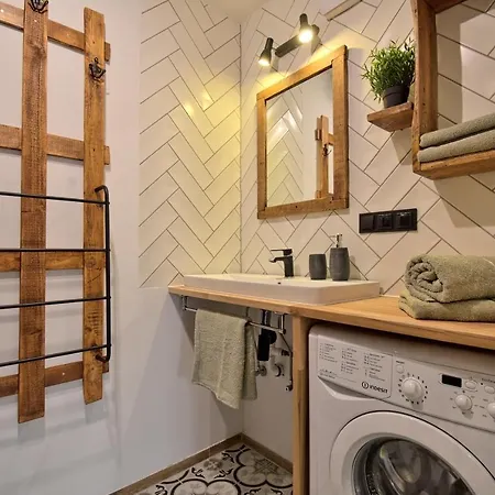 アパート Apartament Lesny Na Jeziorem Dlugim *